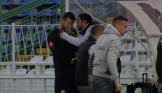 Imaginile deznădejdii după FC Argeș-Sepsi 0-5! Cătălin Straton a izbucnit în plâns și a fost consolat de Marius Croitoru_5