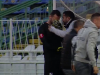 
	Imaginile deznădejdii după FC Argeș-Sepsi 0-5! Cătălin Straton a izbucnit în plâns și a fost consolat de Marius Croitoru
