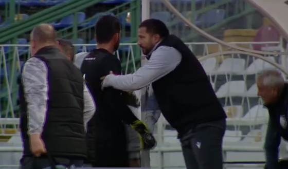 Imaginile deznădejdii după FC Argeș-Sepsi 0-5! Cătălin Straton a izbucnit în plâns și a fost consolat de Marius Croitoru_8