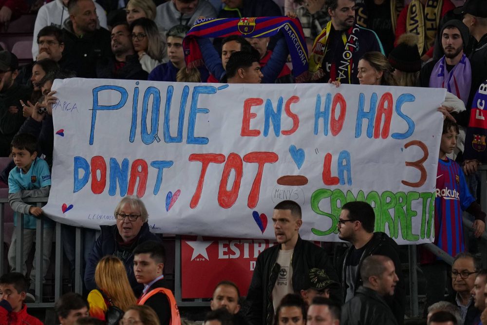 Gerard Pique, în lacrimi după ultimul meci jucat pe Camp Nou. Momente emoționante la Barcelona_7