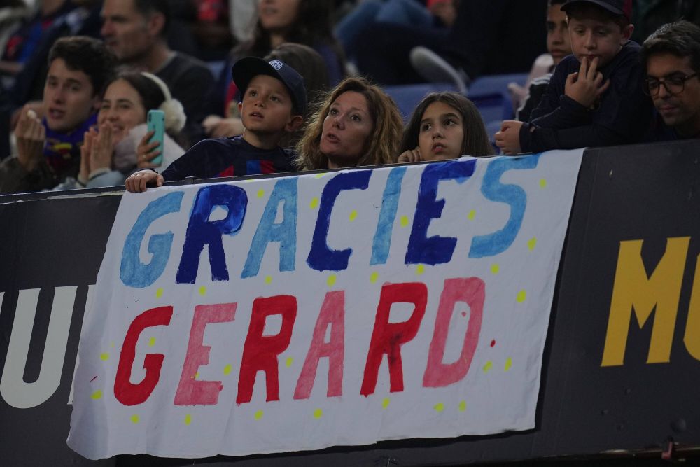Gerard Pique, în lacrimi după ultimul meci jucat pe Camp Nou. Momente emoționante la Barcelona_8