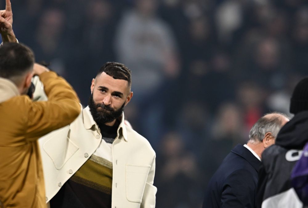 „Balonul de Aur al poporului!” Momente emoționante la meciul lui Olympique Lyon: Karim Benzema și-a prezentat trofeul _18