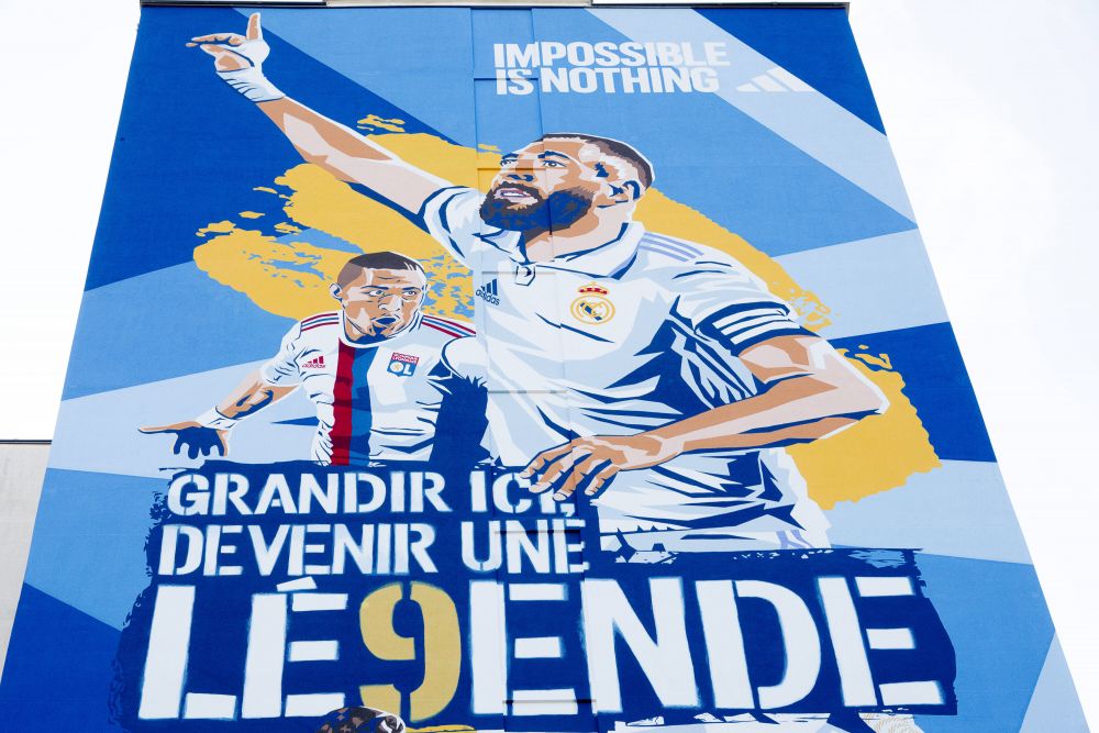 „Balonul de Aur al poporului!” Momente emoționante la meciul lui Olympique Lyon: Karim Benzema și-a prezentat trofeul _9