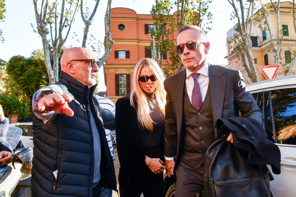Divorț cu scandal: Ilary Blasi și Francesco Totti, față în față la tribunal! Ea i-a furat ceasurile Rolex, el i-a ascuns gențile și pantofii _6