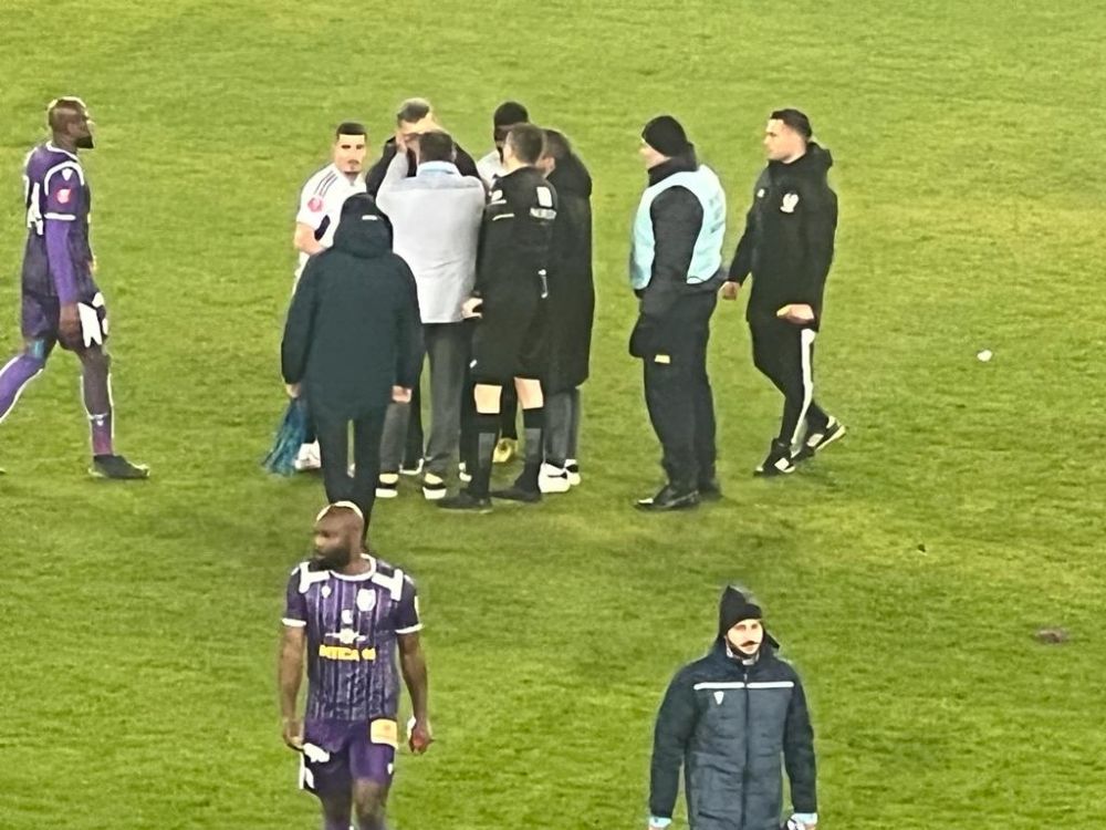 Eugen Neagoe s-a repezit la Marius Croitoru după U Cluj - FC Argeș! Antrenorul ardelenilor, ținut cu greu_14