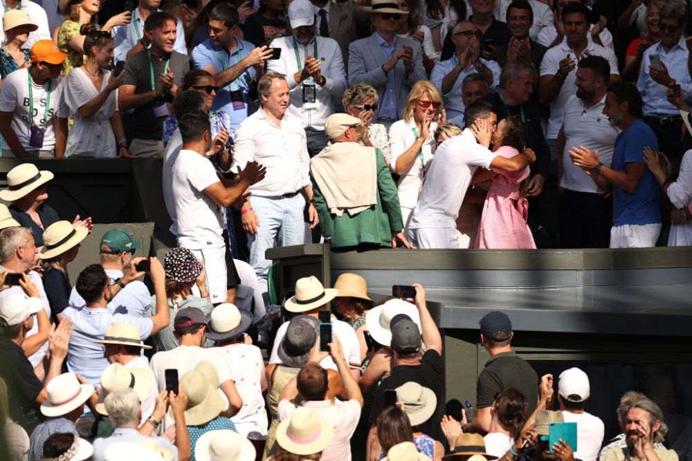 „Tenismenul din gumă”, Novak Djokovic i-a uluit pe italieni, învingându-l pe Stefanos Tsitsipas din unghiuri imposibile_11