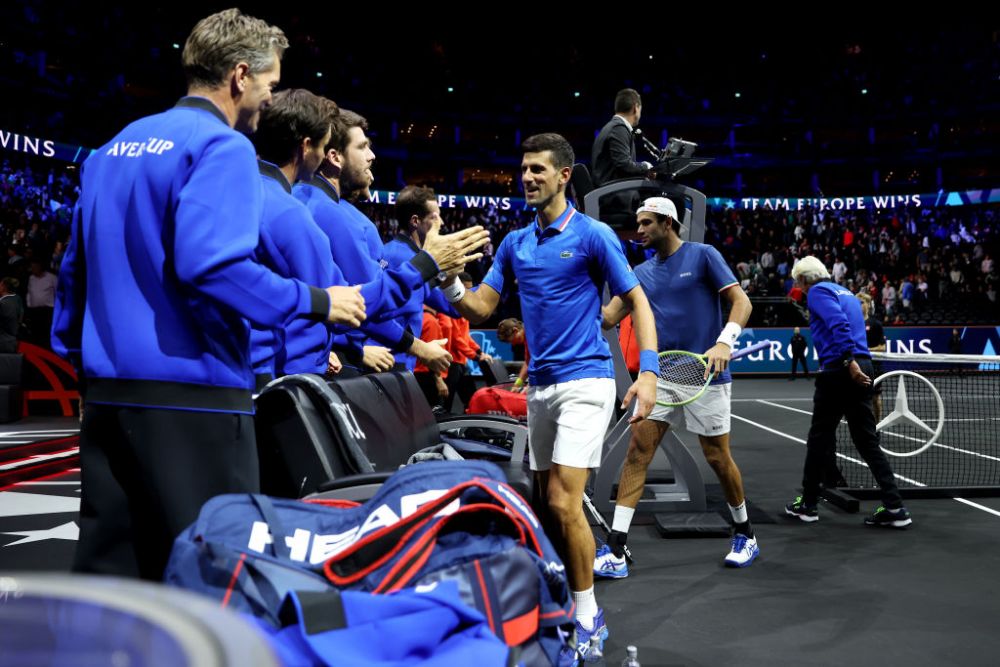„Tenismenul din gumă”, Novak Djokovic i-a uluit pe italieni, învingându-l pe Stefanos Tsitsipas din unghiuri imposibile_20