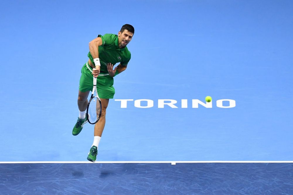 „Tenismenul din gumă”, Novak Djokovic i-a uluit pe italieni, învingându-l pe Stefanos Tsitsipas din unghiuri imposibile_5