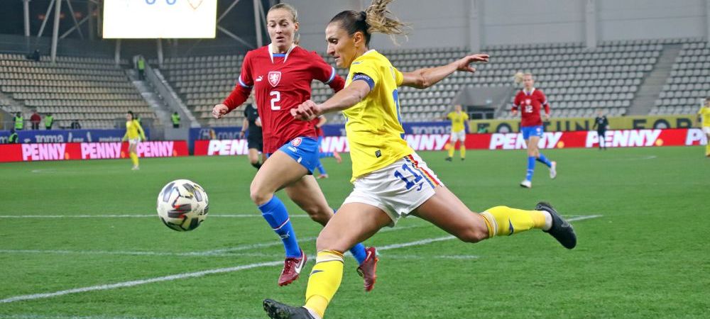 Echipa Nationala Cristi Dulca fotbal feminin Romania - Cehia Stadion Arcul de Triumf