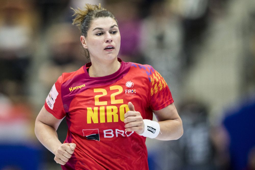„Nu m-aș fi putut abține să nu comentez la arbitri”. Oana Manea, reacție dură în urma eliminării României de la EHF EURO + Ce a spus despre Bianca Bazaliu_3