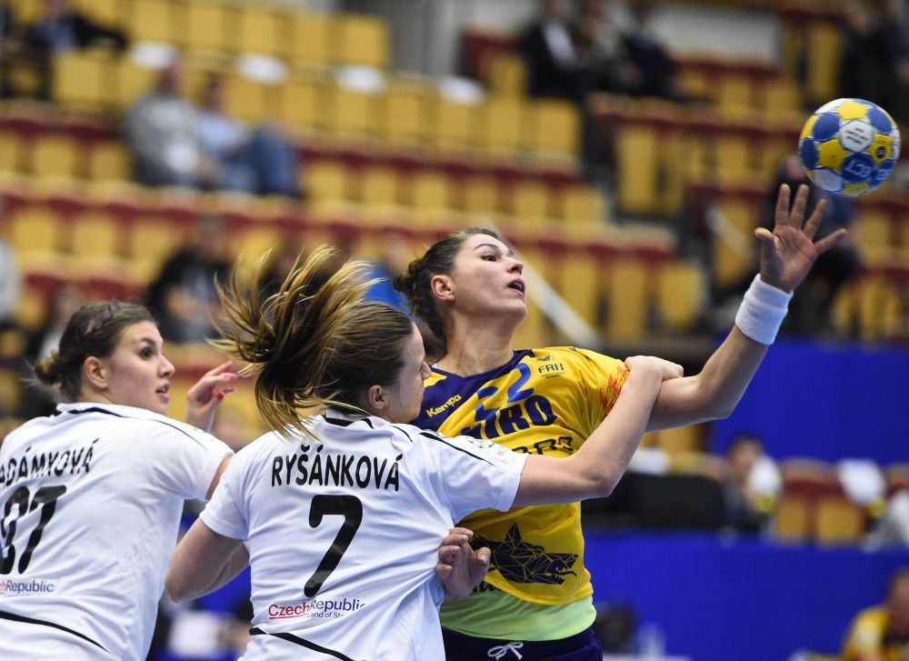 „Nu m-aș fi putut abține să nu comentez la arbitri”. Oana Manea, reacție dură în urma eliminării României de la EHF EURO + Ce a spus despre Bianca Bazaliu_6
