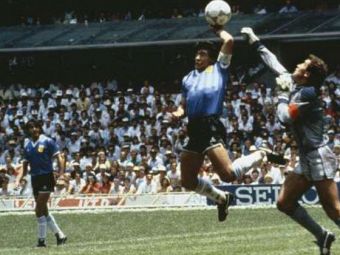 
	&quot;Mâna lui Dumnezeu&quot;. Suma uriașă cu care a fost vândută mingea cu care Maradona a marcat golul controversat împotriva Angliei
