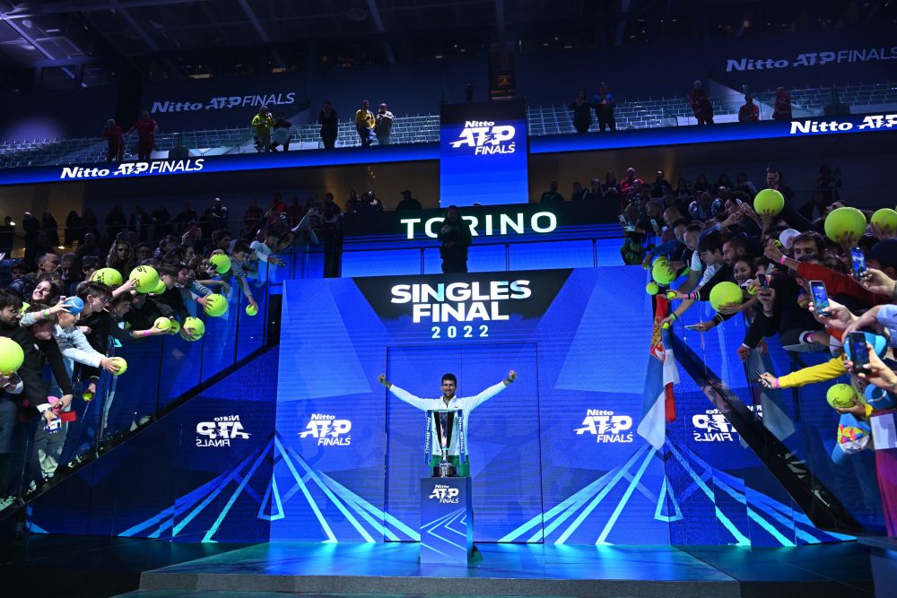 Fiica lui Novak Djokovic, Tara, a încăput în trofeul câștigat de sârb la Turneul Campionilor: imaginile care s-au viralizat_2