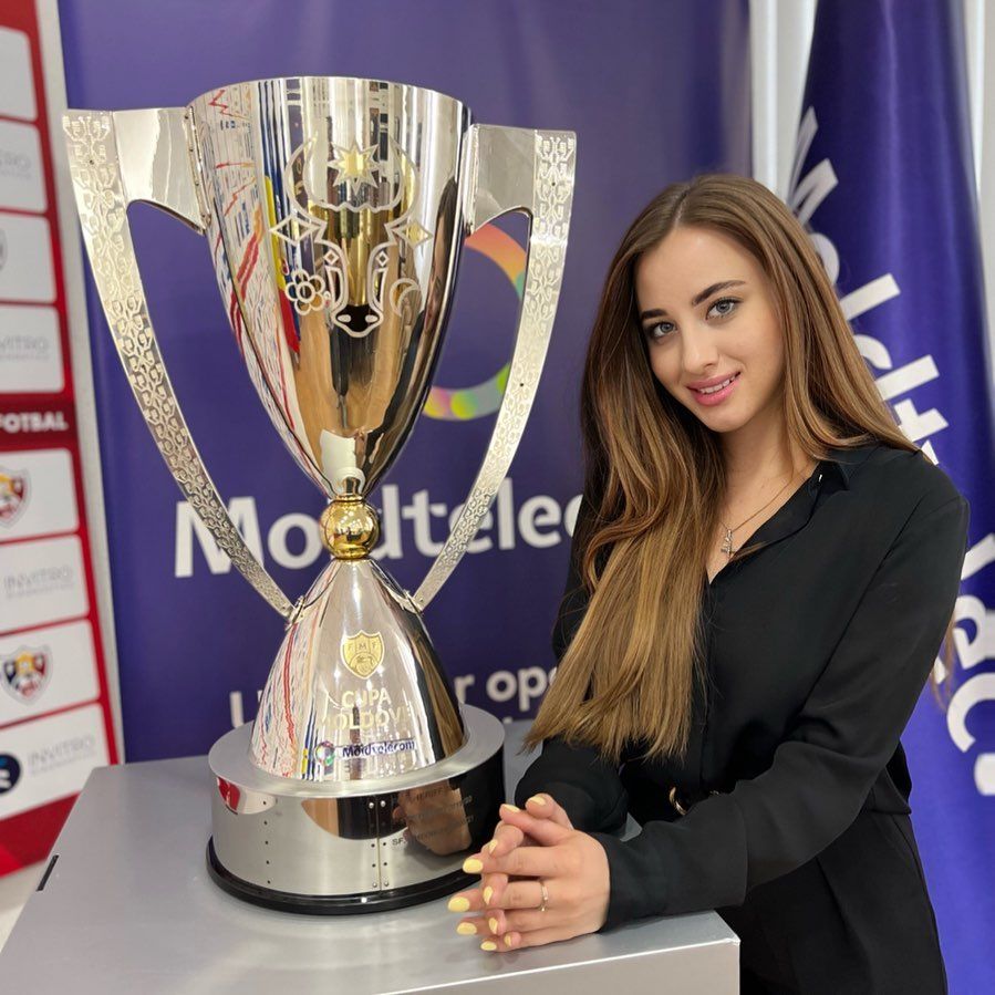 Olivia Cucoș a fost atracția serii la Moldova - România 0-5! Jucătorii preferați din Liga 1 ai jurnalistei de la TeleRadio Moldova _12