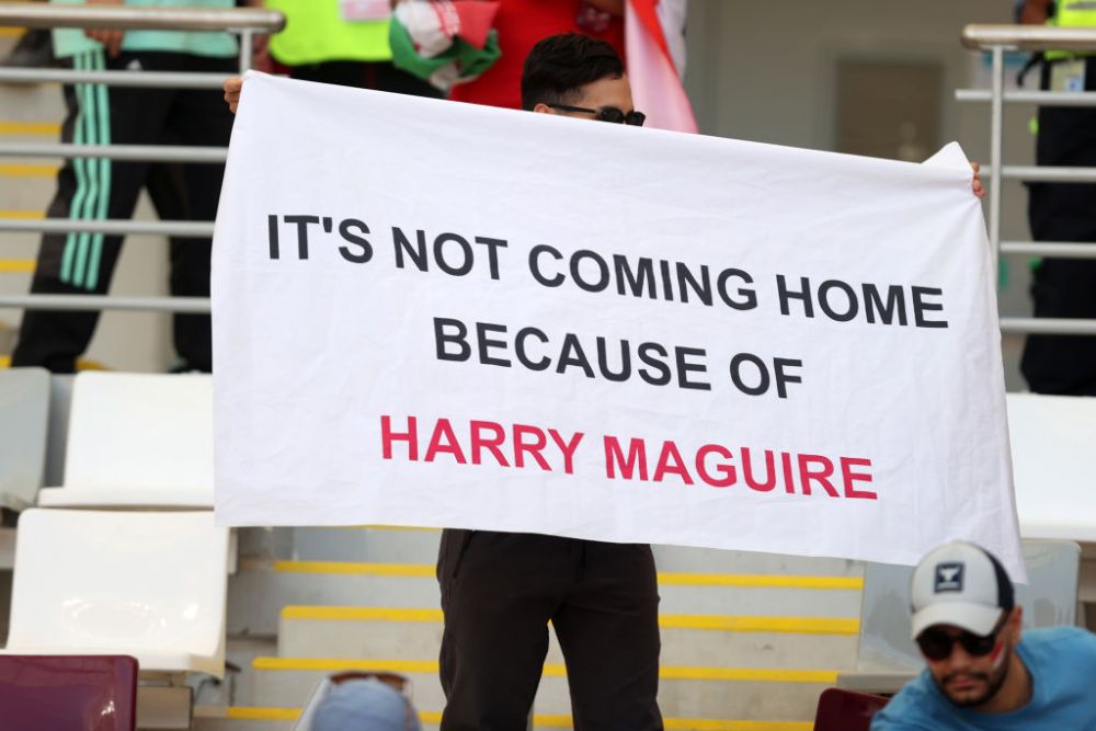 Harry Maguire, ”terorizat” de fani! Ce a apărut în tribune, înainte de Anglia - Iran_2