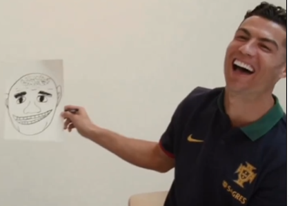 CM 2022 | Cristiano Ronaldo și-a desenat un coleg și a avut o criză de râs_32