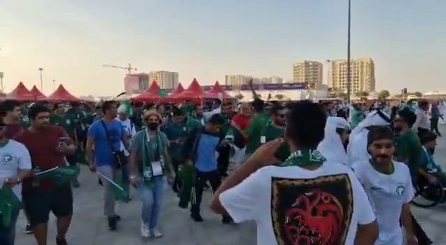 Umilința supremă! Cum au sărbătorit fanii Arabiei Saudite victoria cu Argentina_1