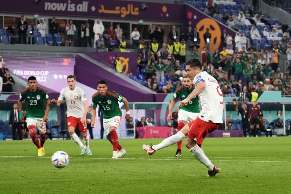 Ce a postat Robert Lewandowski după ce a ratat penalty-ul care îi putea aduce victoria Poloniei în meciul cu Mexic _8