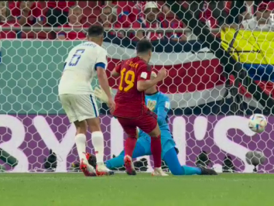 GOOOOL Spania! Carlos Soler marchează primul gol pentru echipa națională a Spaniei, după ce a profitat... GOOOOL Spania! Carlos Soler marchează primul gol pentru echipa națională a Spaniei, după ce a profitat..._2427