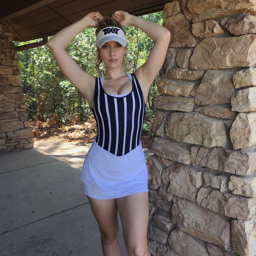 Paige Spiranac a dat la schimb crosa de golf pentru mingea de fotbal. Secvențe spectaculoase cu cea "mai sexy femeie din lume"_33