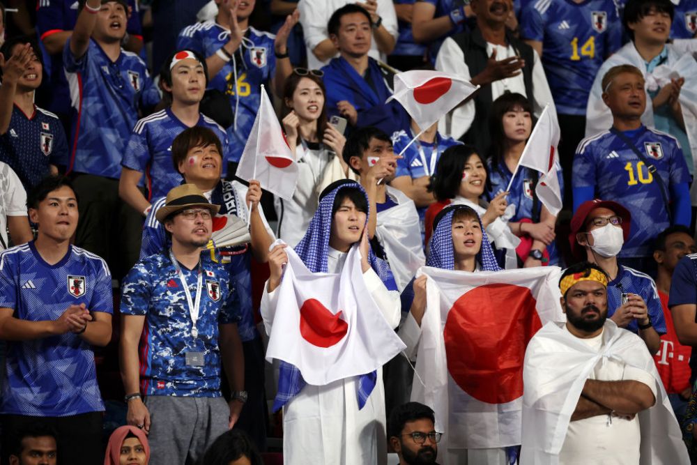 Fanii Japoniei, din nou la înălțime! Au rămas și după meciul cu Germania pentru a strânge toate gunoaiele_4