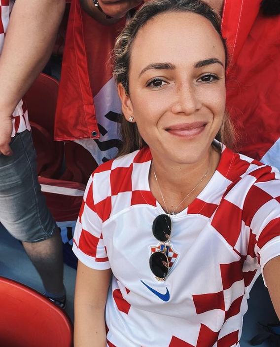 „Zeița Croației” nu a putut aduce victoria, în meciul cu Maroc: Donna Vekic, cea mai sexy fană a echipei lui Modric_28