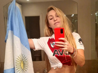 
	Ea este cel mai sexy fan al naționalei Argentinei. Melisia Artista este cântăreață, influencer, dar și o împătimită a fotbalului
