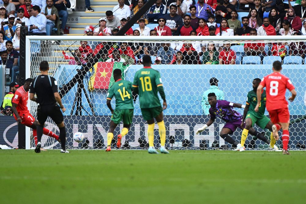 De ce nu s-a bucurat atacantul elvețian Breel Embolo după ce a deschis scorul în meciul Elveția - Camerun_4