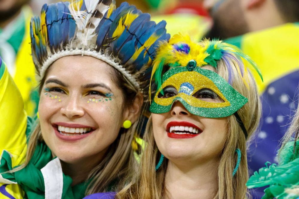 Braziliencele au făcut show în tribune! Au fost ”atracția principală” pentru fotografi la meciul cu Serbia_2