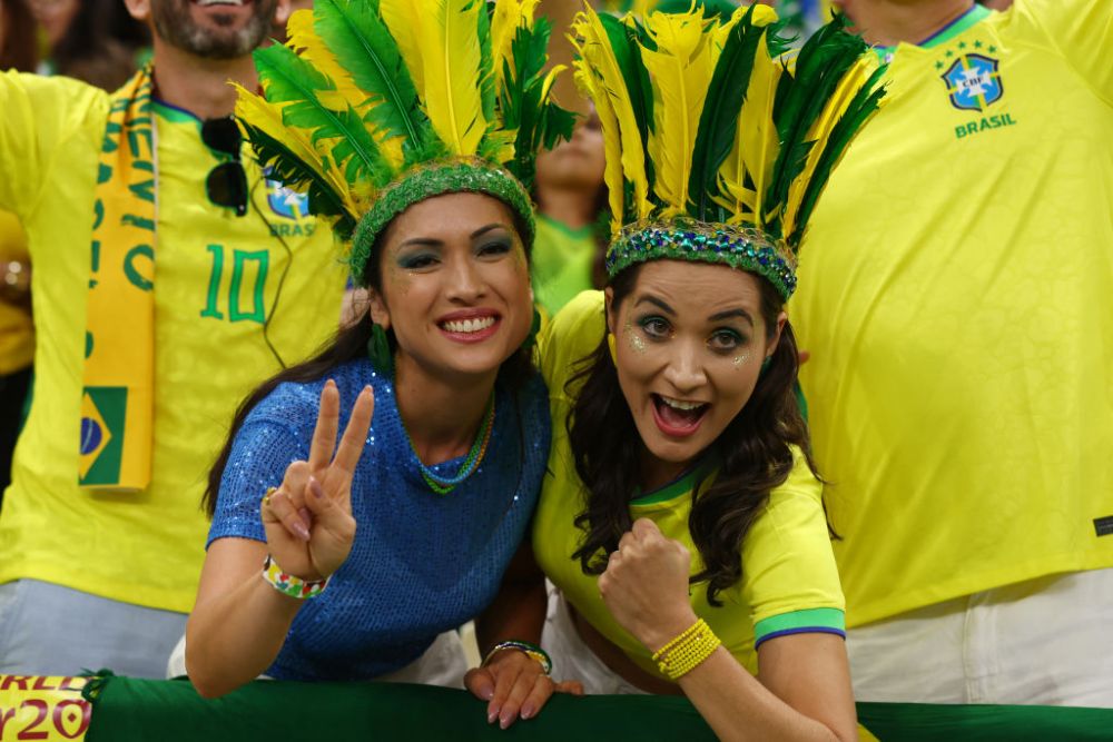 Braziliencele au făcut show în tribune! Au fost ”atracția principală” pentru fotografi la meciul cu Serbia_19