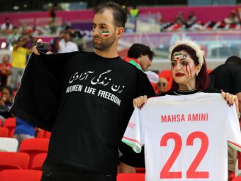 
	Iranienii o plâng pe Masha Amini, fata ucisă de regimul de la Teheran! Imagini emoționante în Qatar
