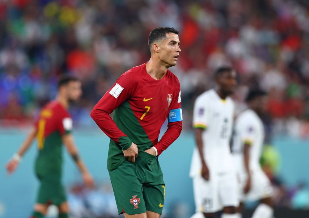 Aoleu, Cristiano! Ronaldo, prins în ofsaid în meciul cu Ghana: și-a băgat mâna în pantaloni și apoi a început să mănânce! Imaginile care nu s-au văzut la TV _2