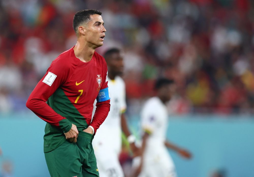 Aoleu, Cristiano! Ronaldo, prins în ofsaid în meciul cu Ghana: și-a băgat mâna în pantaloni și apoi a început să mănânce! Imaginile care nu s-au văzut la TV _3