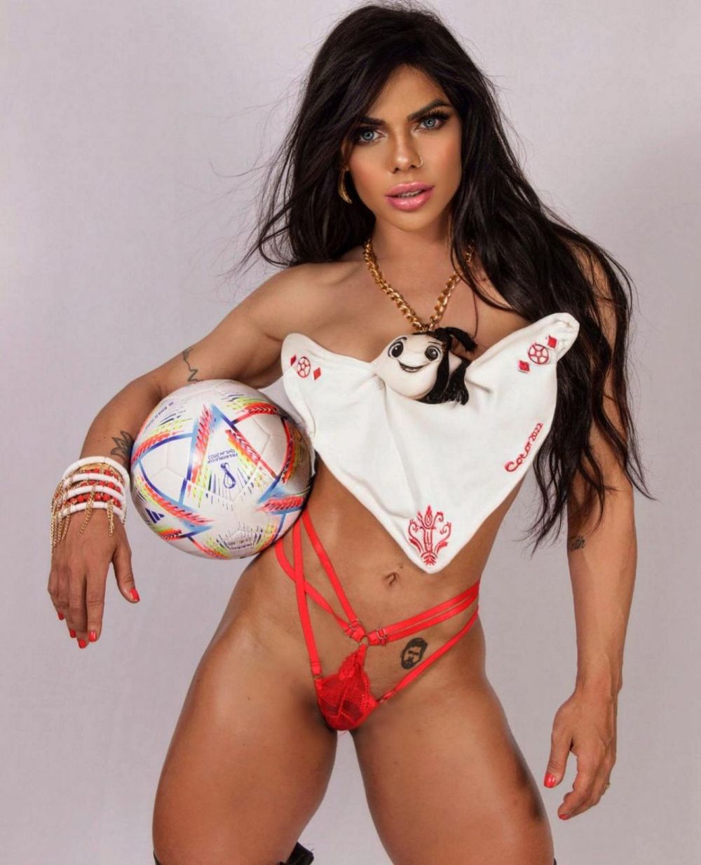 Brazilianca Susy Cortez, desemnată miss BumBum, susține echipa Argentinei printr-o ședință foto incendiară. Cum a pozat bruneta _10