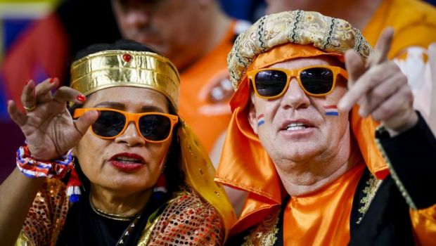 
	CM 2022 | Suporterii &bdquo;portocalei mecanice&rdquo; au făcut show înainte de Olanda - Ecuador. Cum au fost surprinși fanii
