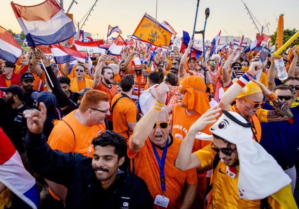 CM 2022 | Suporterii „portocalei mecanice” au făcut show înainte de Olanda - Ecuador. Cum au fost surprinși fanii_6