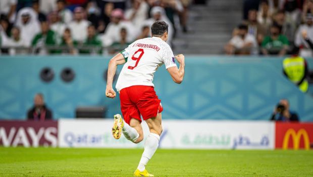 
	Lewandowski n-a mai putut să-și mascheze emoțiile. Cum a reacționat după primul gol la Cupa Mondială
