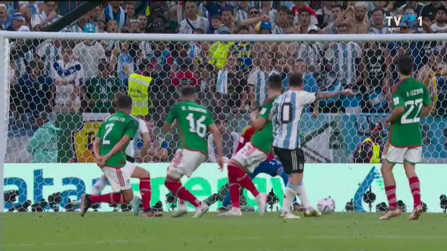 Stângul devastator al lui Messi l-a făcut pe Ochoa să se întindă degeaba. Gol fantastic al starului argentinian în meciul cu Mexic_44