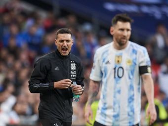 
	Selecționerul Argentinei a reacționat după ce idolul lui Messi a fost surprins de camere plângând. Ce a spus Lionel Scaloni
