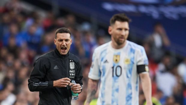 
	Selecționerul Argentinei a reacționat după ce idolul lui Messi a fost surprins de camere plângând. Ce a spus Lionel Scaloni
