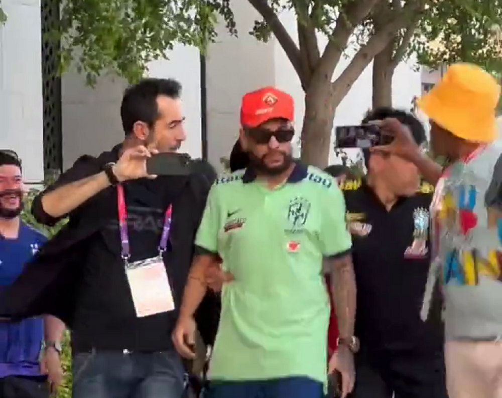 O sosie a lui Neymar i-a păcălit pe americanii de la FOX: "Se plimbă pe străzile din Doha!"_8