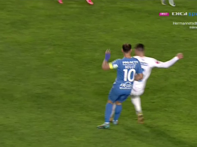 Craiova a rămas în zece! Screciu a fost eliminat, după o intrare dură asupra lui Neguț. Craiova a rămas în zece! Screciu a fost eliminat, după o intrare dură asupra lui Neguț._2745
