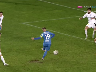 GOOOOL Chindia! Daniel Popa înscrie cu un șut pe jos, din prima, după o centrare a lui Popadiuc. GOOOOL Chindia! Daniel Popa înscrie cu un șut pe jos, din prima, după o centrare a lui Popadiuc._2748