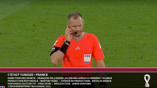 
	Gafă la televiziunea franceză: meciul cu Tunisia &quot;s-a încheiat&quot; la 1-1! Telespectatorii au văzut reclame în loc de VAR
