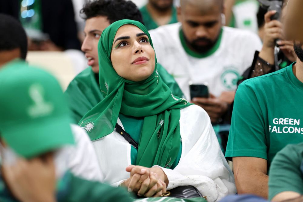 Spectacol de culoare în tribune la partida Arabia Saudită-Mexic. Fanii celor două naționale s-au întrecut în costumații de excepție_21
