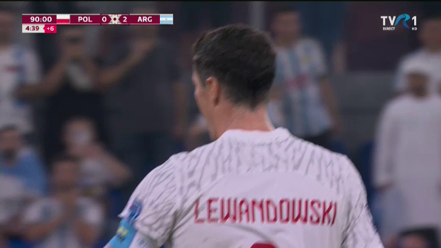 S-a supărat Messi pe Lewandowski că i-a luat locul la Barcelona? Starul argentinian nu a vrut să dea mâna cu atacantul polonez în timpul meciului_4