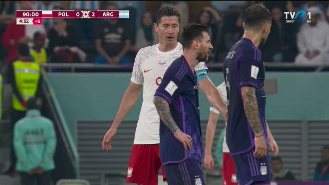 S-a supărat Messi pe Lewandowski că i-a luat locul la Barcelona? Starul argentinian nu a vrut să dea mâna cu atacantul polonez în timpul meciului_28