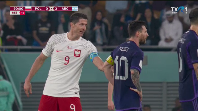 S-a supărat Messi pe Lewandowski că i-a luat locul la Barcelona? Starul argentinian nu a vrut să dea mâna cu atacantul polonez în timpul meciului_33