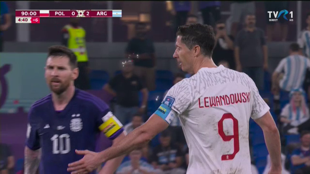 S-a supărat Messi pe Lewandowski că i-a luat locul la Barcelona? Starul argentinian nu a vrut să dea mâna cu atacantul polonez în timpul meciului_7