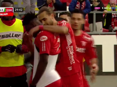 GOOOL UTA Arad! Replica gazdelor vine imediat, iar Philip Otele restabilește egalitatea după o incursiune... GOOOL UTA Arad! Replica gazdelor vine imediat, iar Philip Otele restabilește egalitatea după o incursiune..._2884